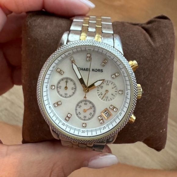 Michael Kors two tone watch - Picture 2 of 7